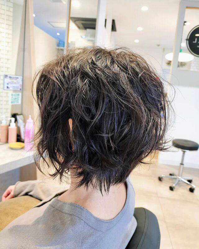 【千葉美容室】
お客様スタイル✂️💆

西千葉NOLL（ノル）

◆30代～50代リアルサロンワークスタイル💆
・
・
◇時短ヘア
◇もちの良い
◇再現性の高い
【西千葉駅徒歩5分】30代～50代似合わせショートヘア ・ボブ✂️
千葉でショートヘア・ボブでお悩みでしたら是非私オナギにお任せ下さい🤭

◇◇◇◇◇◇◇◇◇◇◇◇◇
西千葉NOLL

ご予約はトップページURLからのご予約。またはDMを頂けたらこちらでご予約させて頂きます💡
お気軽にどーぞ☝️

#千葉#千葉駅#千葉市美容室#千葉駅美容室#千葉美容師#西千葉#西千葉美容室#ヘアスタイル  #大人女子#大人可愛い#素敵女子#ナチュラル#ナチュラルスタイル#ショート#ショートヘア#ショートカット#ショートスタイル#ショートボブ#ボブ#大人ショート#大人ショートボブ#耳かけショート #白髪染め #ハンサムショート#ミニボブ#外ハネ #ミニボブ#脱白髪染め#脱白髪染めハイライト