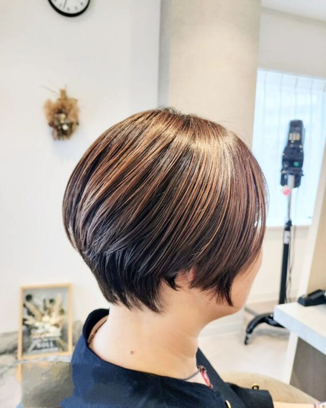 【千葉美容室】
お客様スタイル✂️💆

西千葉NOLL（ノル）

◆30代～50代リアルサロンワークスタイル💆
・
・
◇時短ヘア
◇もちの良い
◇再現性の高い
【西千葉駅徒歩5分】30代～50代似合わせショートヘア ・ボブ✂️
千葉でショートヘア・ボブでお悩みでしたら是非私オナギにお任せ下さい🤭

◇◇◇◇◇◇◇◇◇◇◇◇◇
西千葉NOLL

ご予約はトップページURLからのご予約。またはDMを頂けたらこちらでご予約させて頂きます💡
お気軽にどーぞ☝️

#千葉#千葉駅#千葉市美容室#千葉駅美容室#千葉美容師#西千葉#西千葉美容室#ヘアスタイル  #大人女子#大人可愛い#素敵女子#ナチュラル#ナチュラルスタイル#ショート#ショートヘア#ショートカット#ショートスタイル#ショートボブ#ボブ#大人ショート#大人ショートボブ#耳かけショート #白髪染め #ハンサムショート#ミニボブ#外ハネ #ミニボブ#脱白髪染め#脱白髪染めハイライト